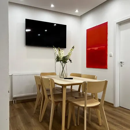A L Modern With Parking Appartement