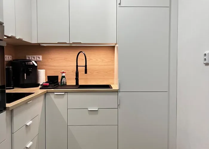 A L Modern With Parking *