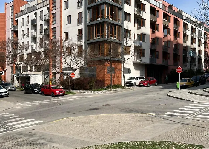 A L Modern With Parking * Praga