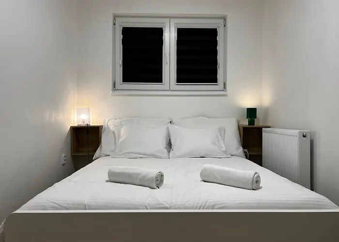 Apartament A L Modern With Parking